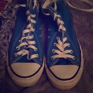 Converses size 7
